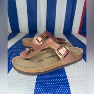 ✨🎉 Cushionaire Leah Metallic Rose Gold Cork Footbed Thong Sandals Women’s Size 6